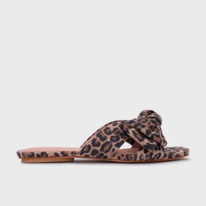 Adriana Flat